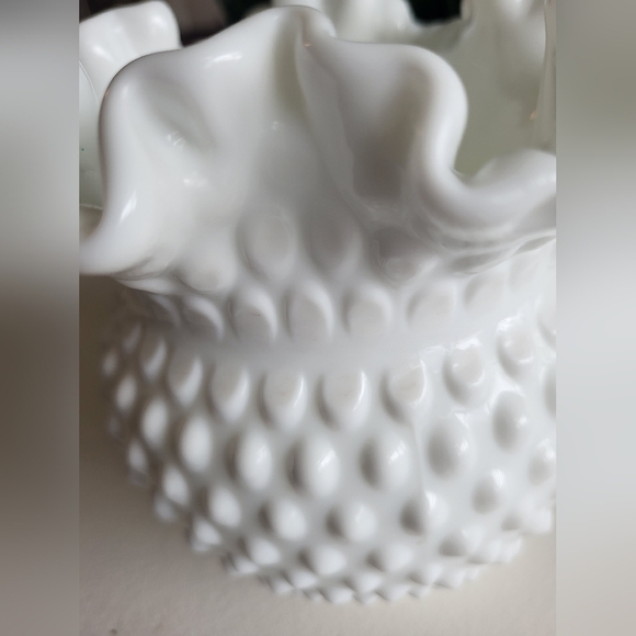 Vintage Fenton Milk Glass Hobnail Vase – Ruffled Edge (6” Dia x 5.25” H) - Picture 2 of 4